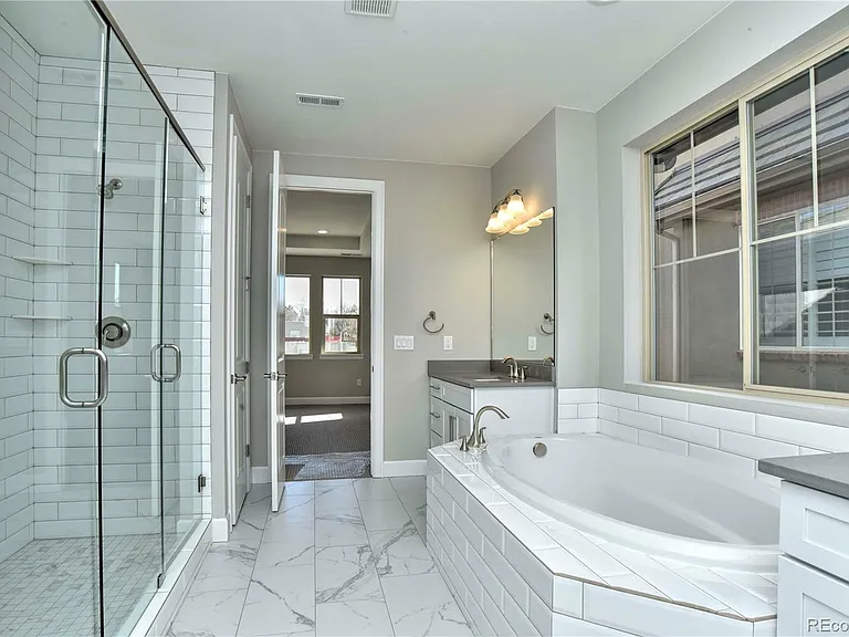 6040 S Olive Ct — Photo 20