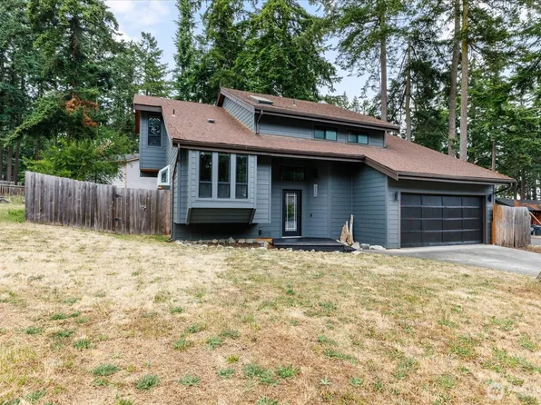 210 NW Calista Ct., Oak Harbor, WA 98277