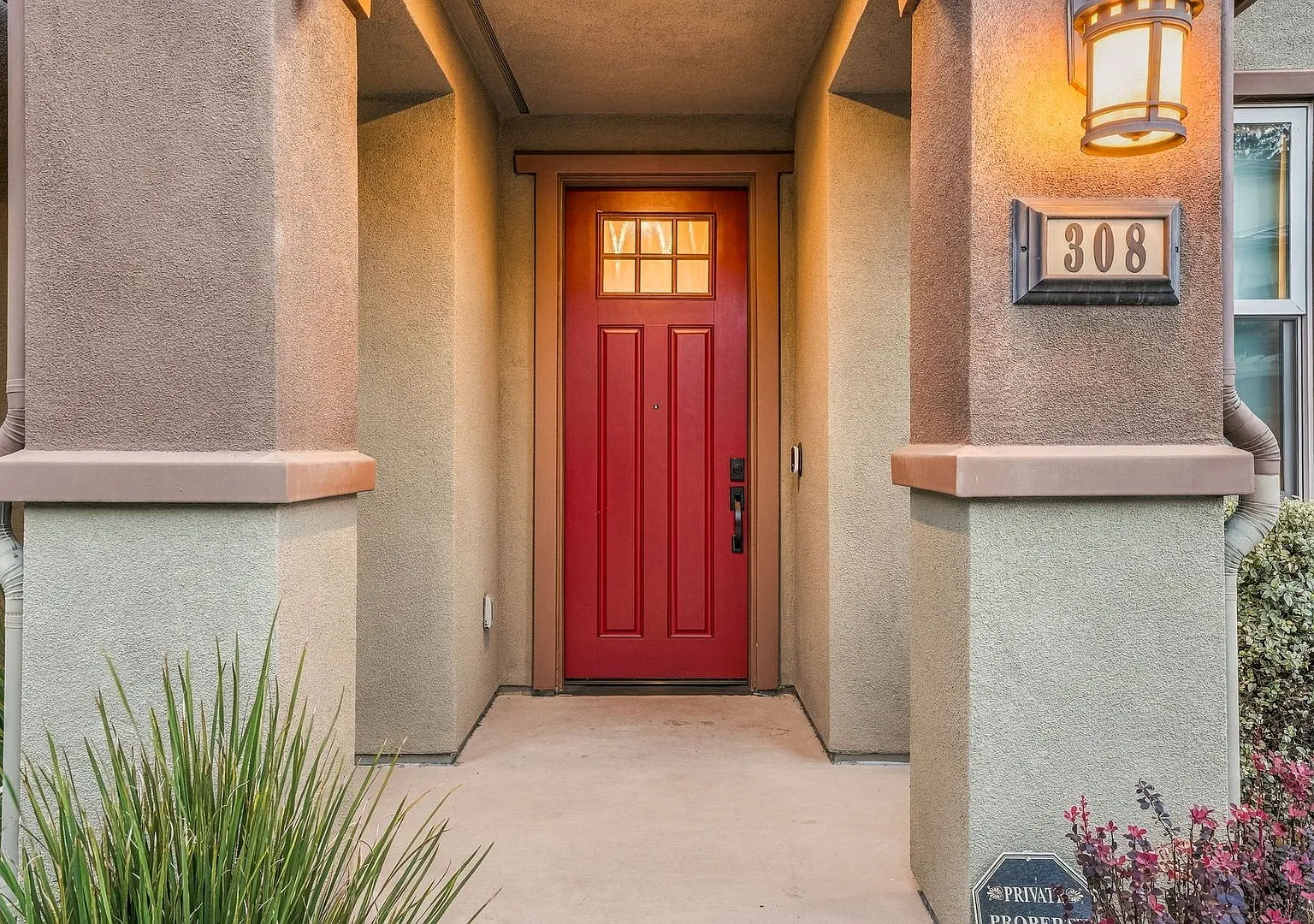 Bright Corner 3 Bed 3.5 Bath Townhome in Mountain View's Montecito Community — Photo 2