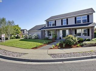 678 SW 25th St, Troutdale, OR 97060