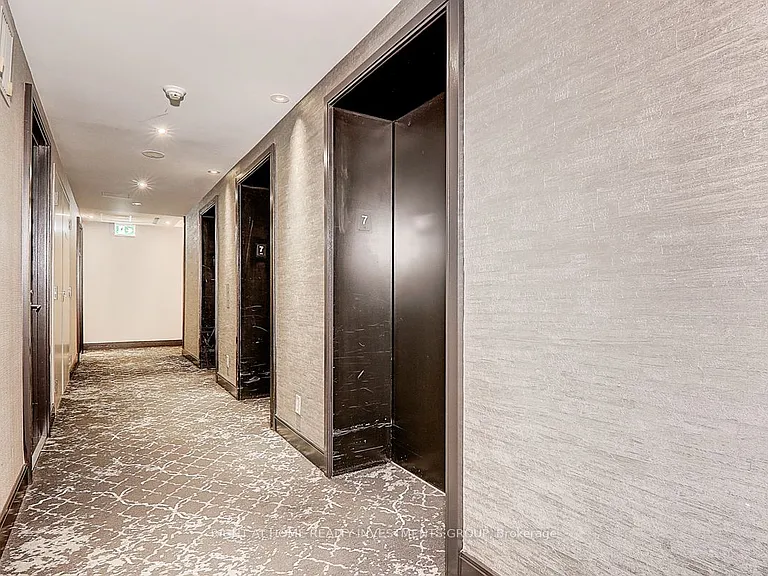 18 Yorkville Ave #704 — Photo 26