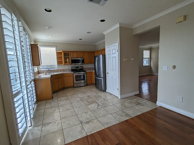 25539 Foggy Glen Dr — Photo 7