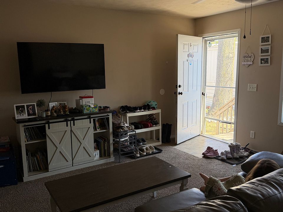 2nd image of 800 Shady Ln #1