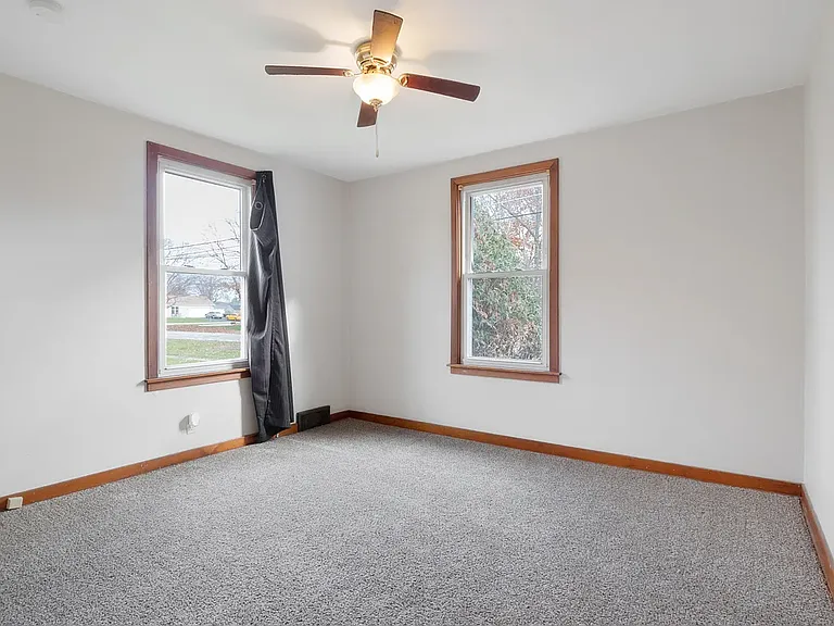 604 N Taylor St — Photo 14