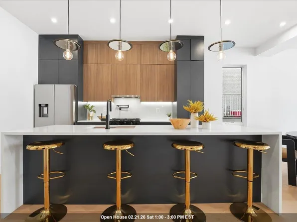 105 Laidlaw Avenue image 1 of 27