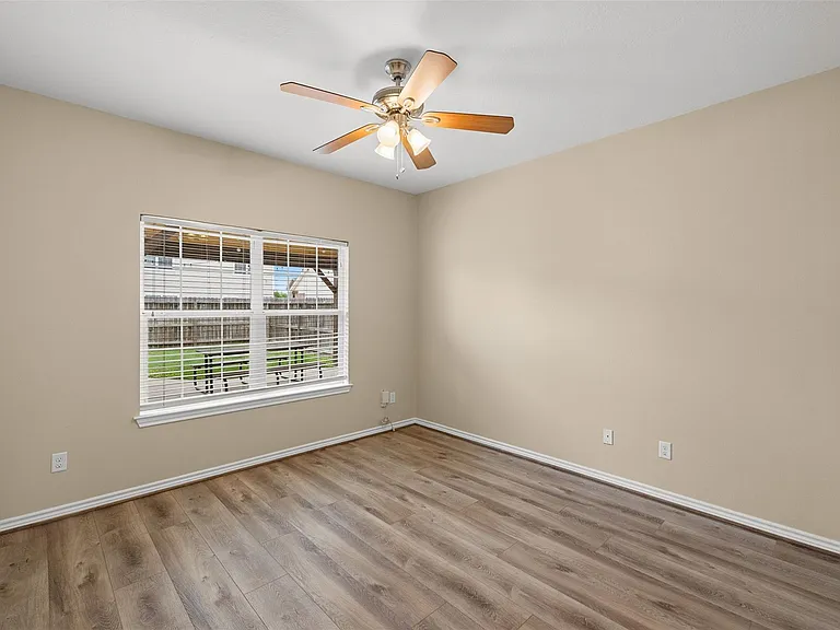 2610 Mandi Ct — Photo 14