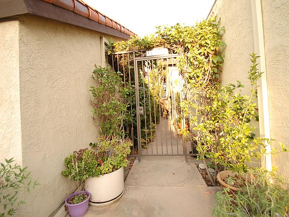 gardens maintained and watered by hoa and contract