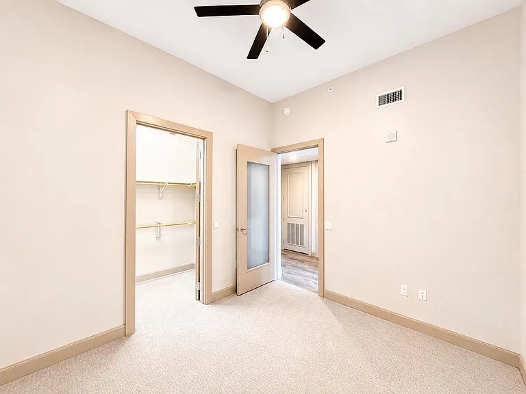 9787 Katy Fwy #1708 — Photo 8