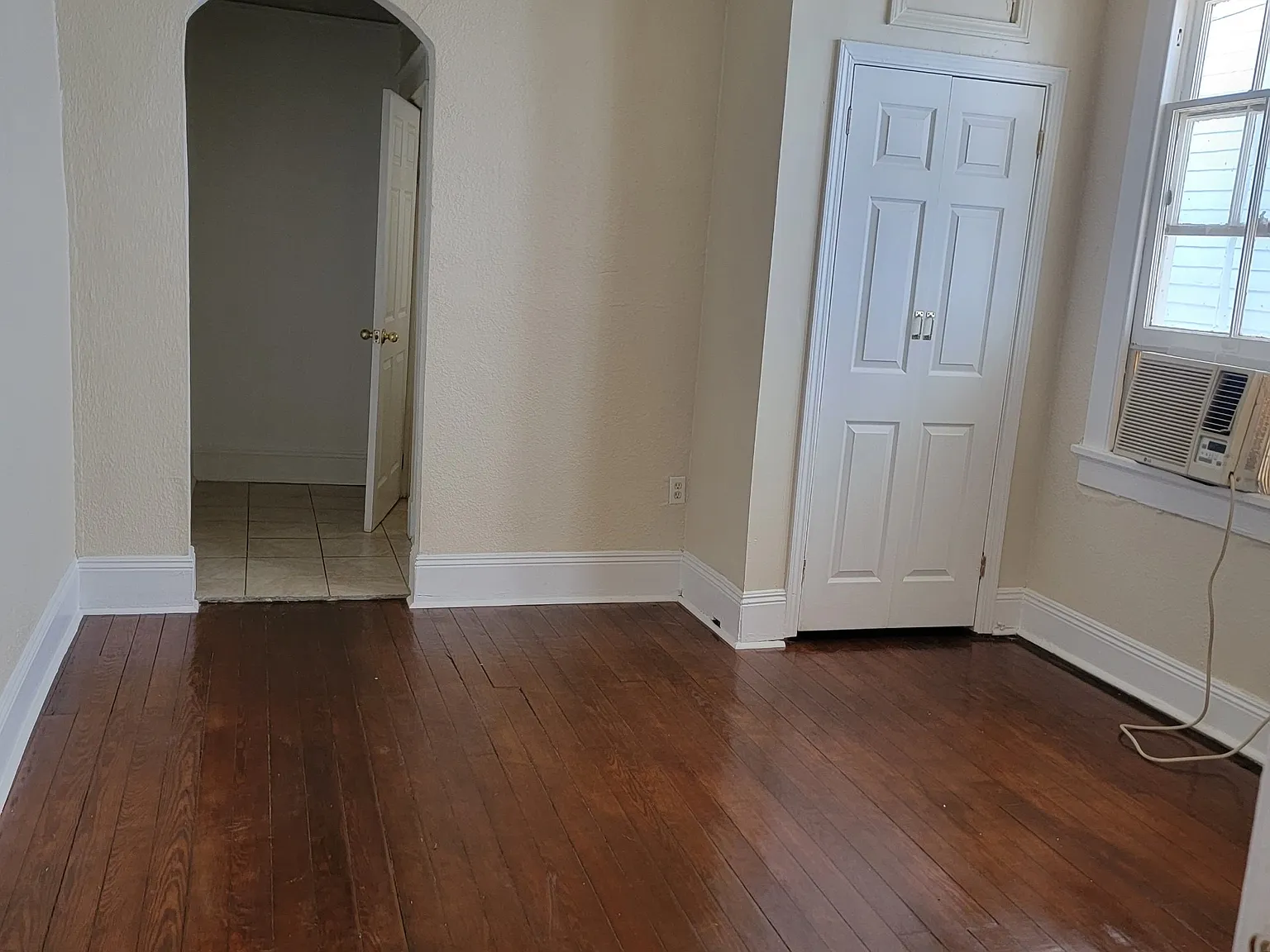1 bed, $1,300 — Photo 2