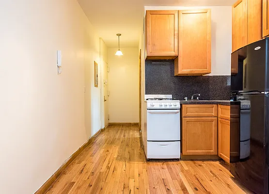 Rented by Nooklyn NYC LLC | media 44