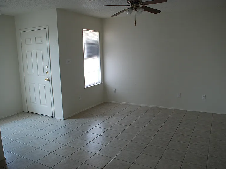 3303 Vintage Hills Cv — Photo 4
