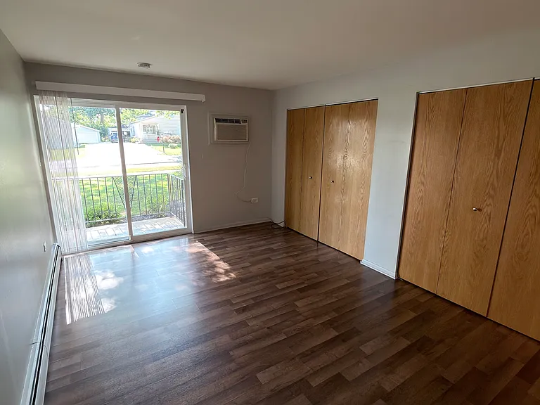 Belmont Station Apartments — Photo 19