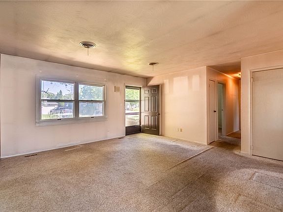 2nd image of 75 Whippoorwill Dr