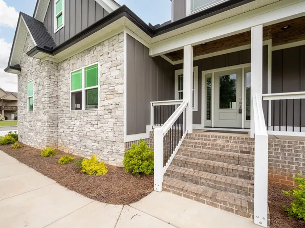 12 Windy Oak Dr, Rock Spring, GA 30739