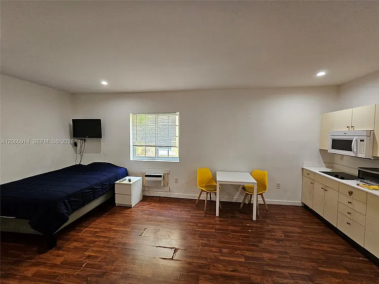 1345 Pennsylvania Ave #3C — Photo 4
