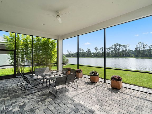 3rd image of 343 Venetian Palms Blvd