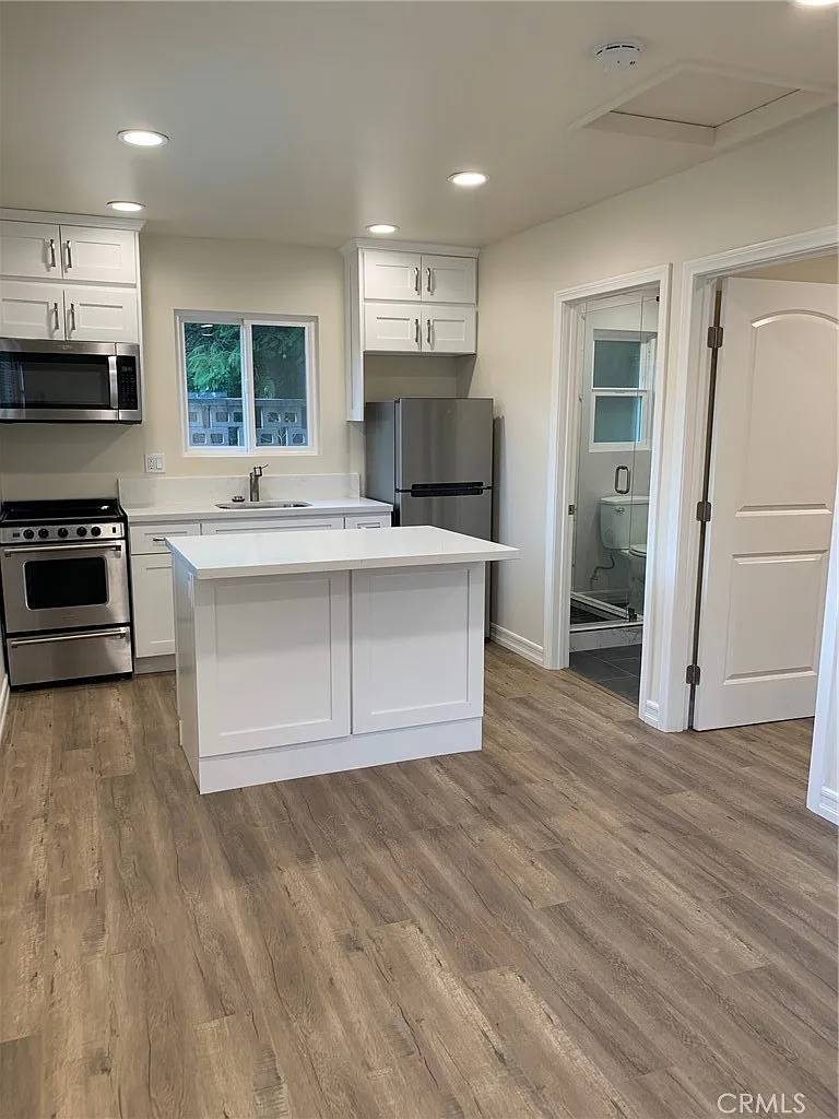 Building Photo - 325 Sturtevant Dr
