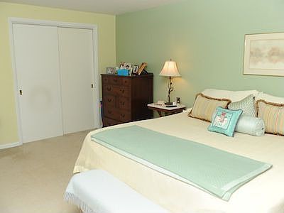 5th image of 19220 Van Aken Blvd APT 202
