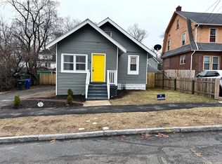 19 Schuyler St, Springfield, MA 01109