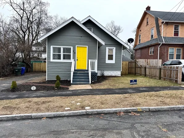19 Schuyler St, Springfield, MA 01109