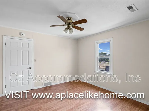 563 S Ash Ave APT 3, Independence, MO 64053