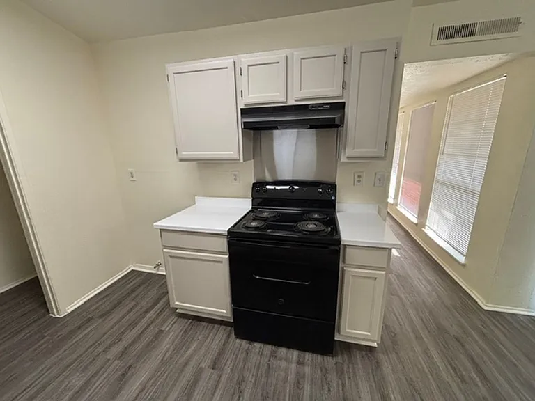 2517 Limestone Dr — Photo 7