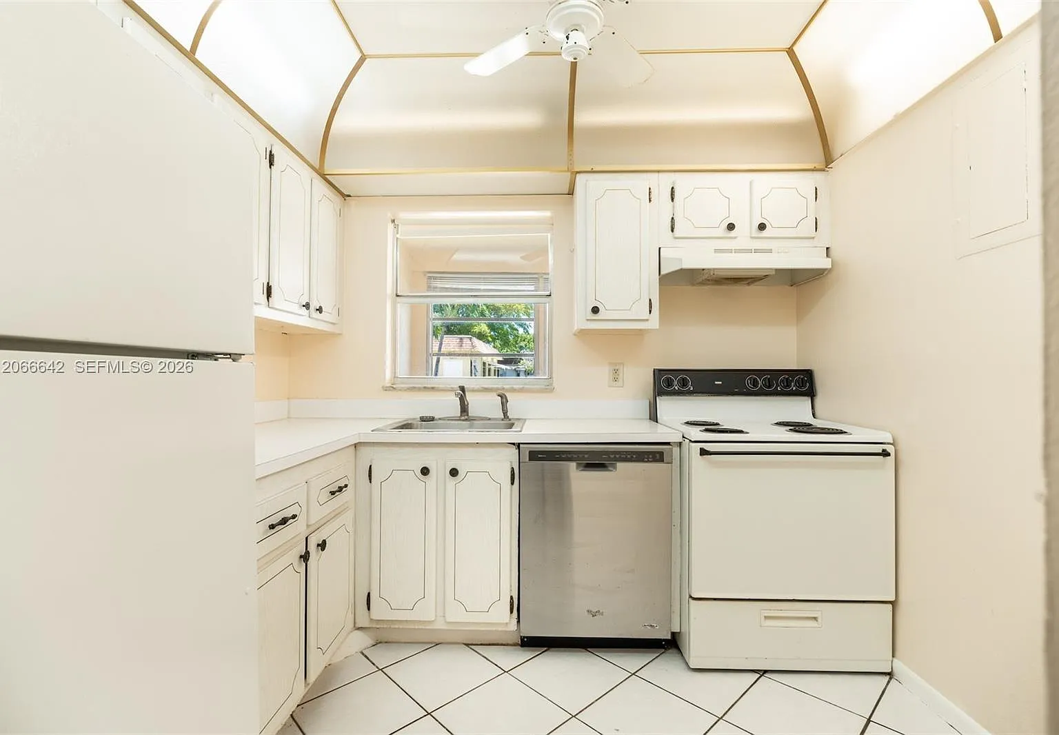 2 bed, 2.0 bath, 1200 sqft, $2,100 — Photo 4