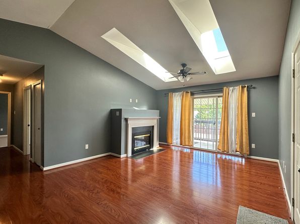 161 Brookland Ct APT 8