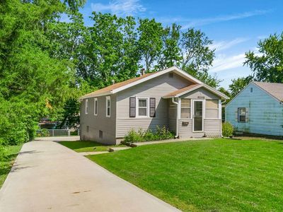 8205 Grand Ave, Kansas City, MO, 64114