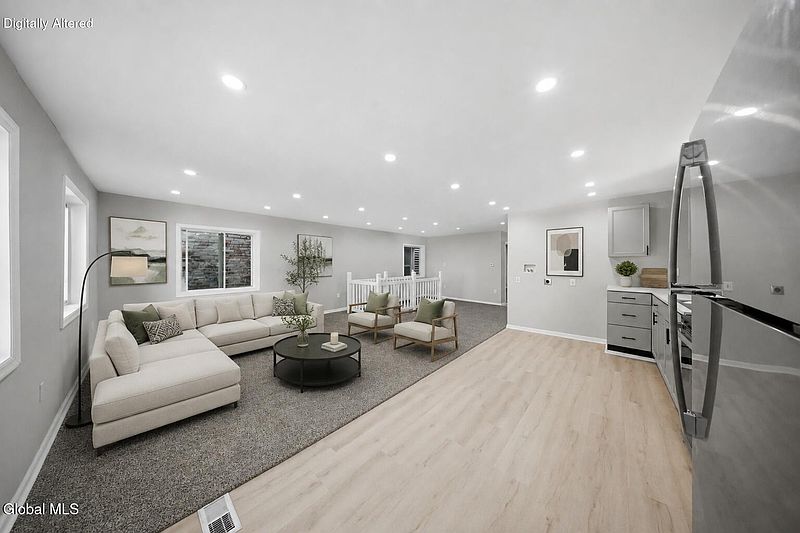 2nd image of 415 4th Street