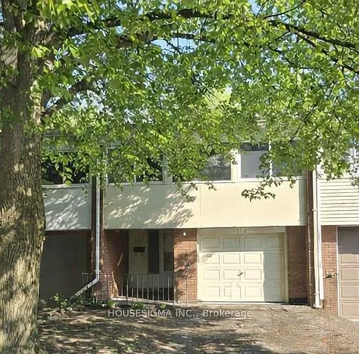 4 bed, $2,800 — Photo 1