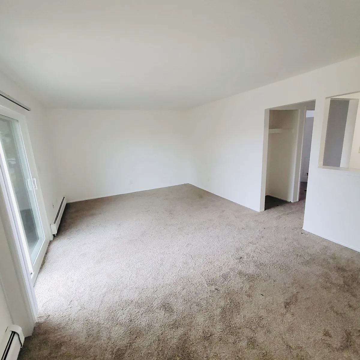 Building Photo - 24280 Outer Dr #7