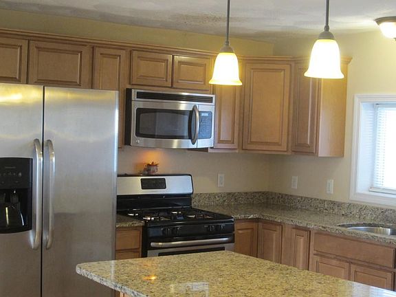 3rd image of 46 Asti Ave