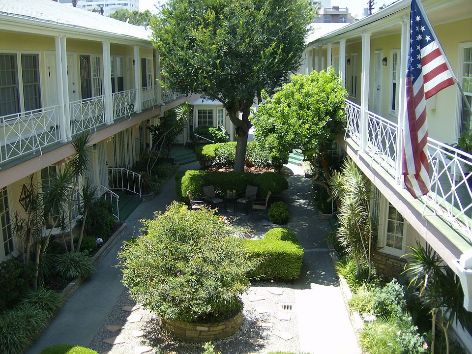 Garden courtyard. Quiet, lush and well maintained.