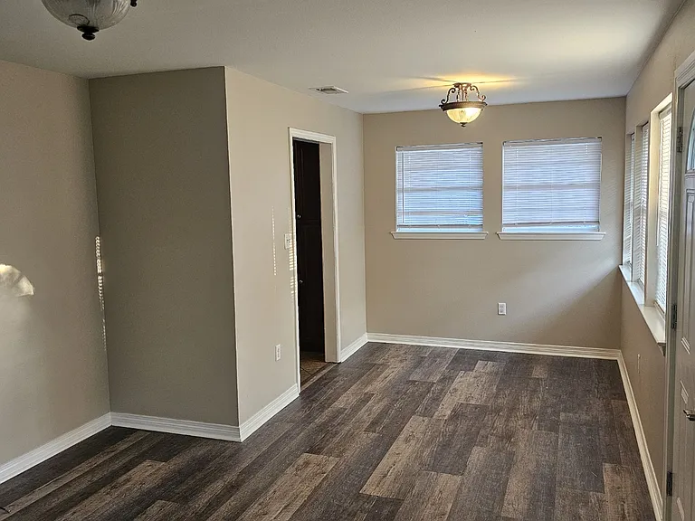4550 Louisa Dr — Photo 10