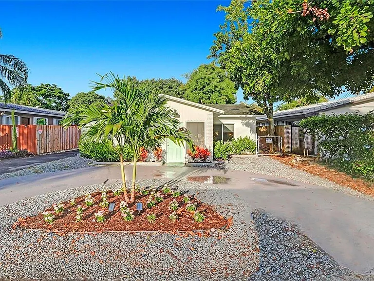 1121 SW 15th Ave — Photo 16