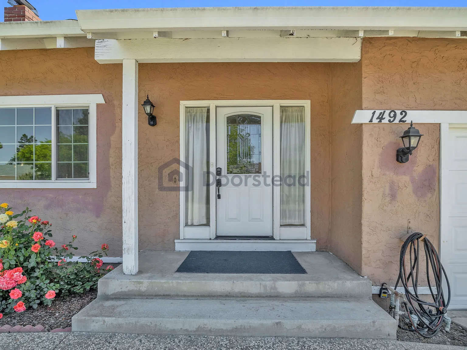 4 bed, 2.0 bath, 1742 sqft, $5,680 — Photo 4