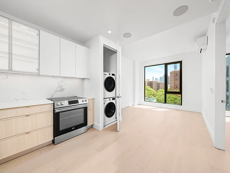 218 Front St #1609 — Photo 3