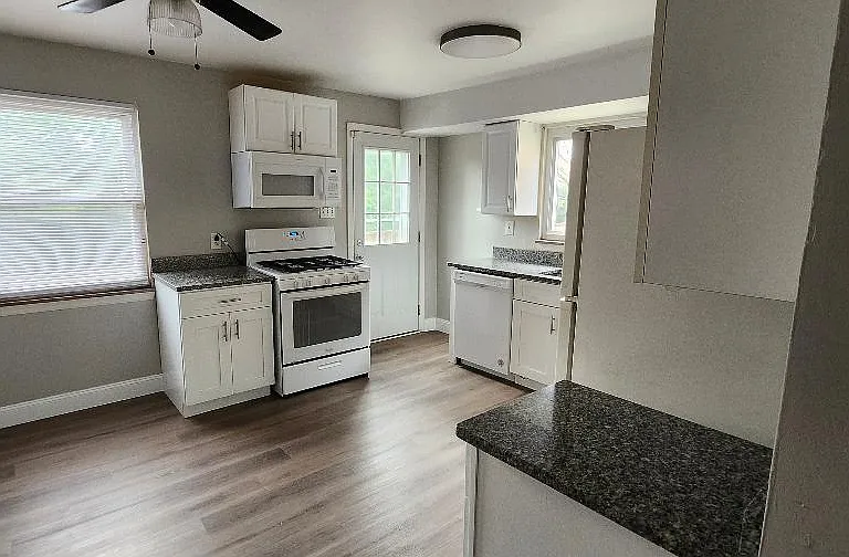 334 E Pike St #2 — Photo 3