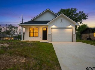 307 S Langham St, Troup, TX 75789