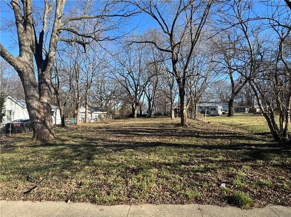 712 W Charles St, Independence, MO 64055