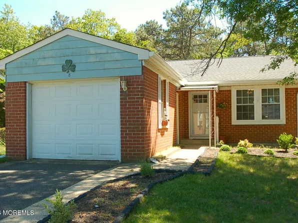 8 Revere Court, Whiting, NJ 08759
