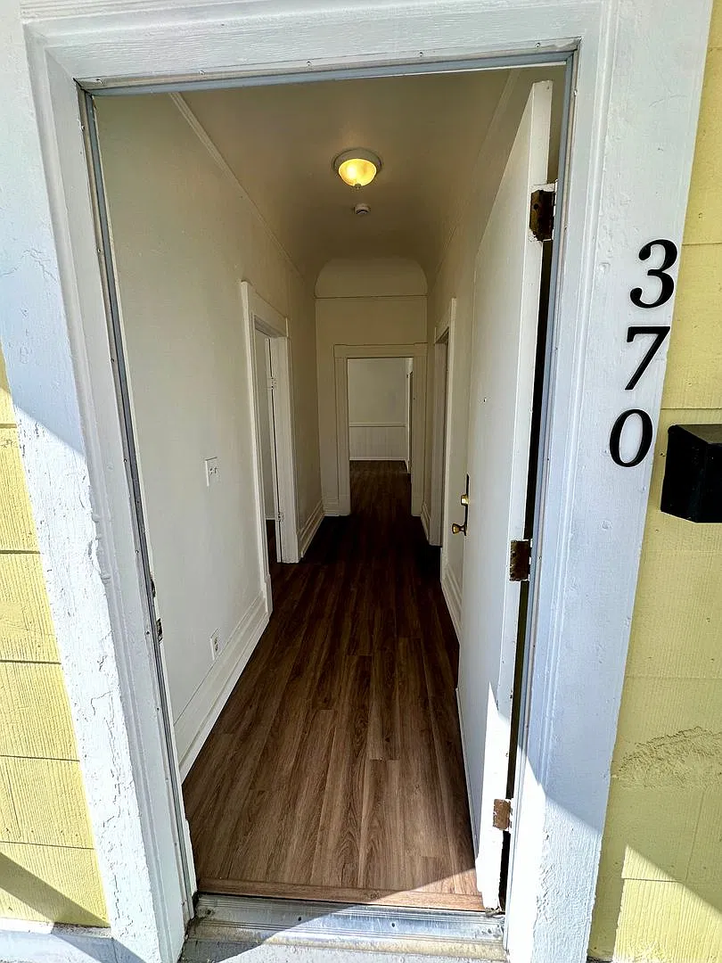 **Summer 2027 - Reserve Now** Great House in Downtown Chico — Photo 4