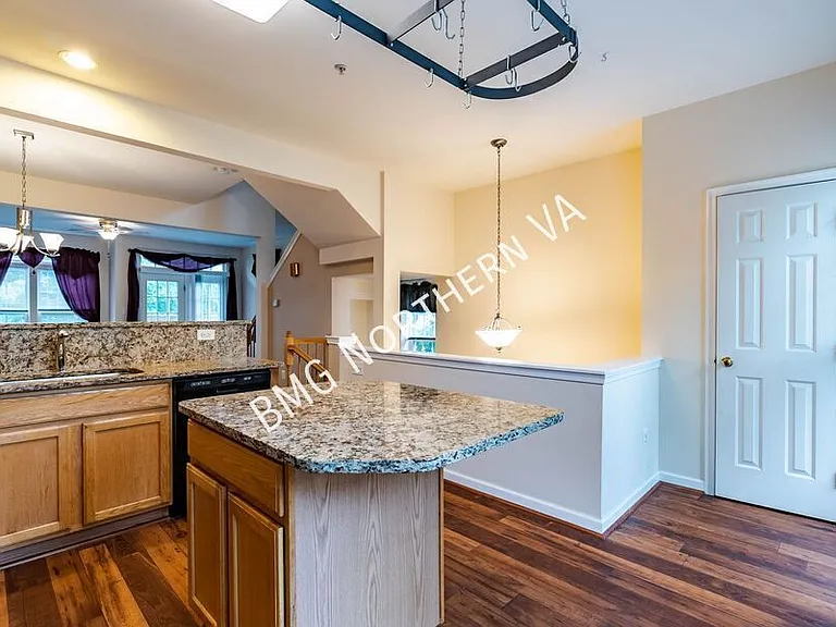 5819 Pearson Ln — Photo 8