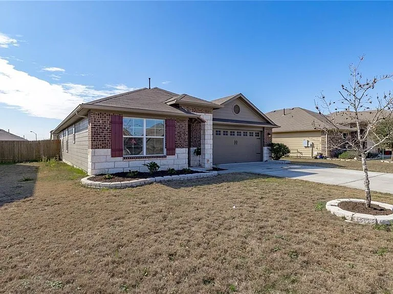 222 Camellia Dr — Photo 3