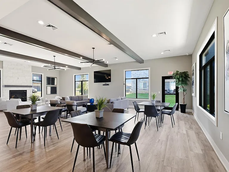 The Creek Apartments — Photo 13