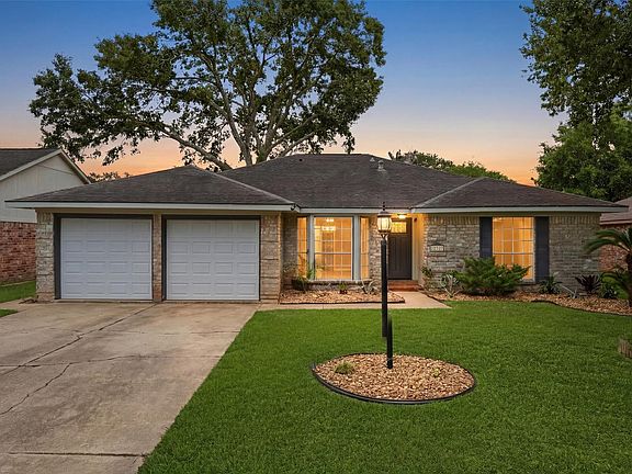 3rd image of 22327 Smokey Hill Dr