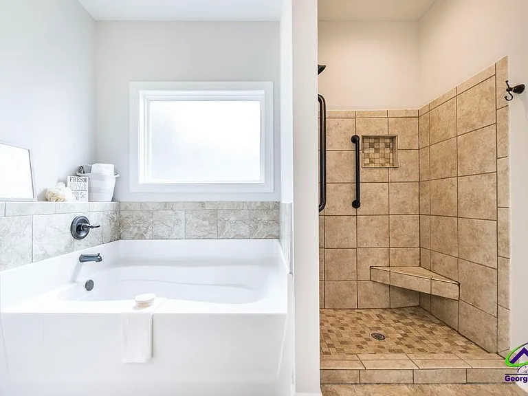 605 Adirondac Way — Photo 18
