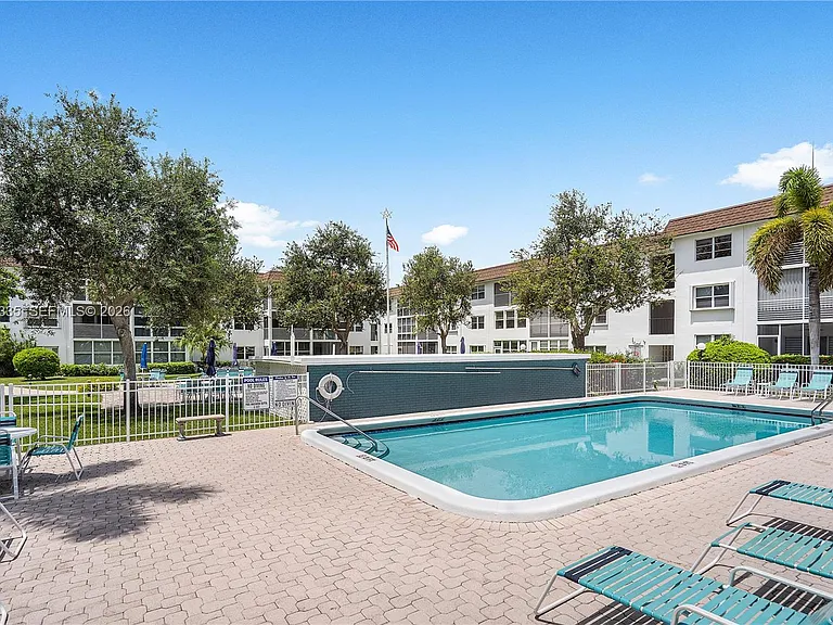 1501 S Ocean Blvd #102 — Photo 30
