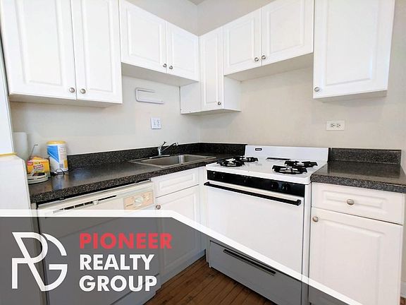 4th image of 3720 N Pine Grove Ave #37245E3